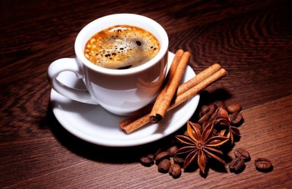 Что добавить в кофе, чтобы сделать напиток более полезным: советы специалистов