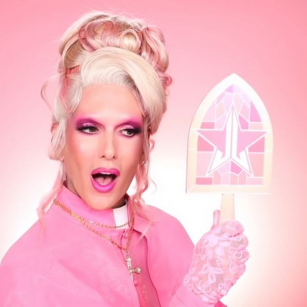 Новая коллекция макияжа Jeffree Star Pink Religion Makeup Collection 2021: информация и свотчи